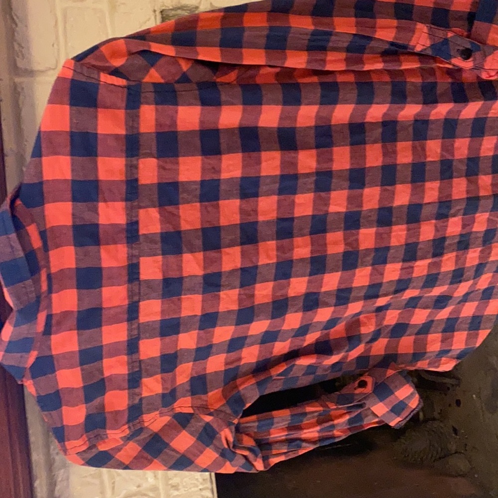 Cute button down top excellent used condition